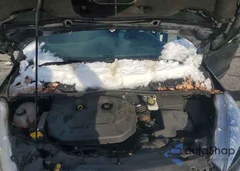 2019 Ford Escape Titanium z USA, uszkodzony, nr VIN 1FMCU9J99KUA85351